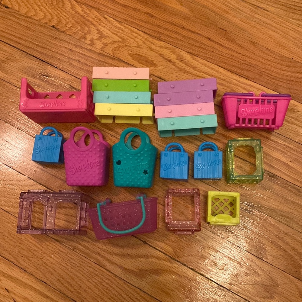 Shopkins accessories lot